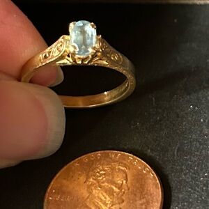 Aquamarine birthstone 14 Karat Gold women’s size 6 ring, filigree sides
